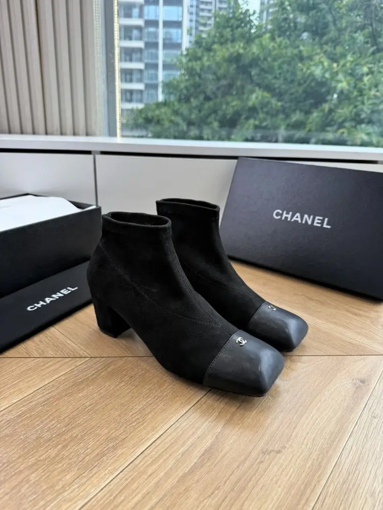 Chanel Boots women's — Photo 5