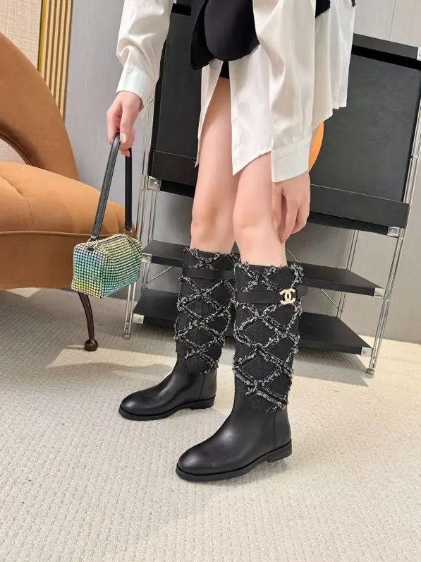 Chanel Чоботи жіночі — Фото 5