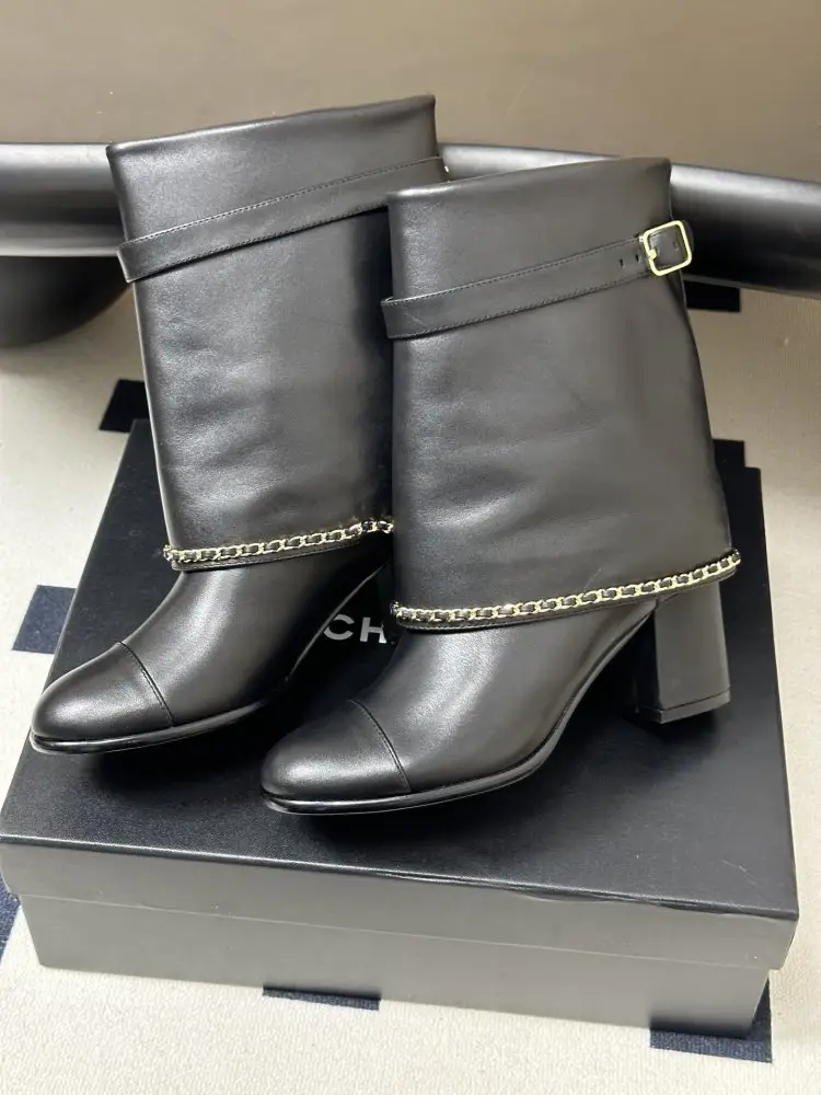 Chanel Boots women's — Photo 5