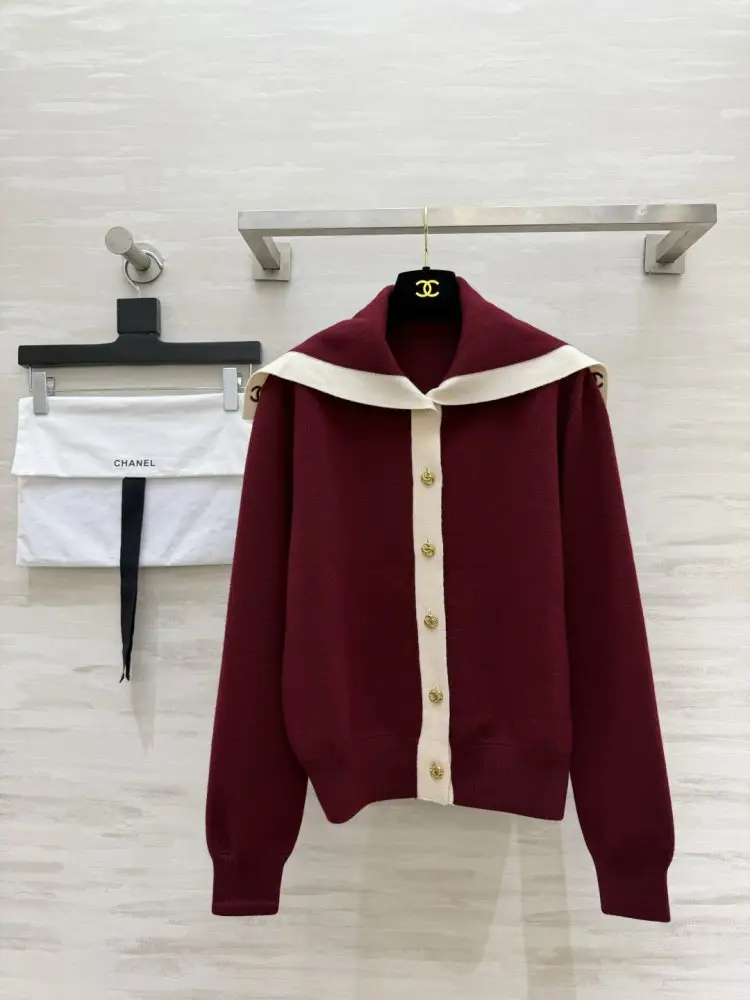 Chanel — Cardigan
