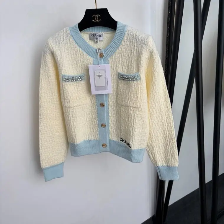 Chanel — Cardigan
