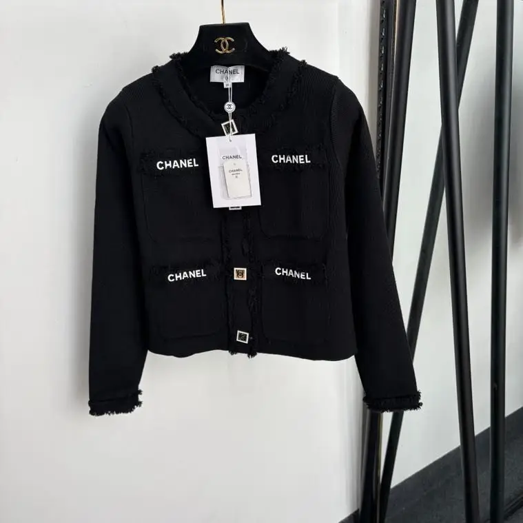Chanel — Cardigan