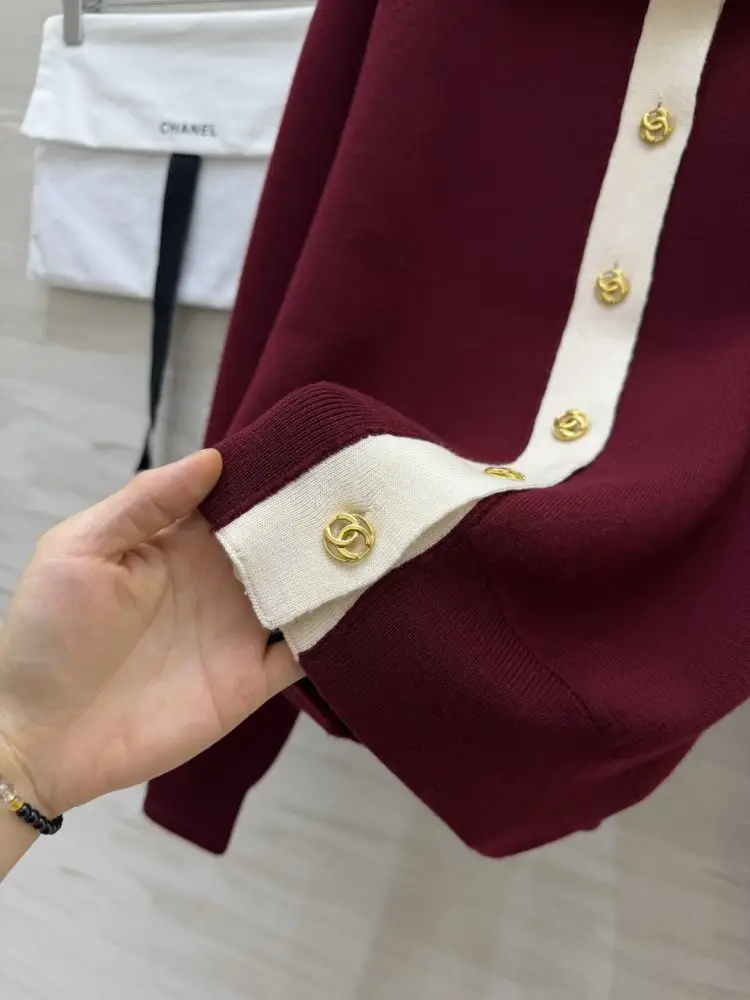 Chanel Cardigan — Photo 2