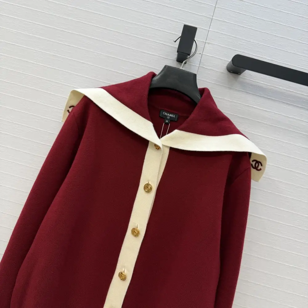 Chanel Cardigan — Photo 2