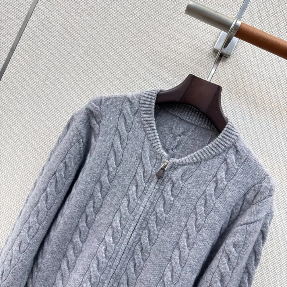 Chanel Cardigan — Photo 3