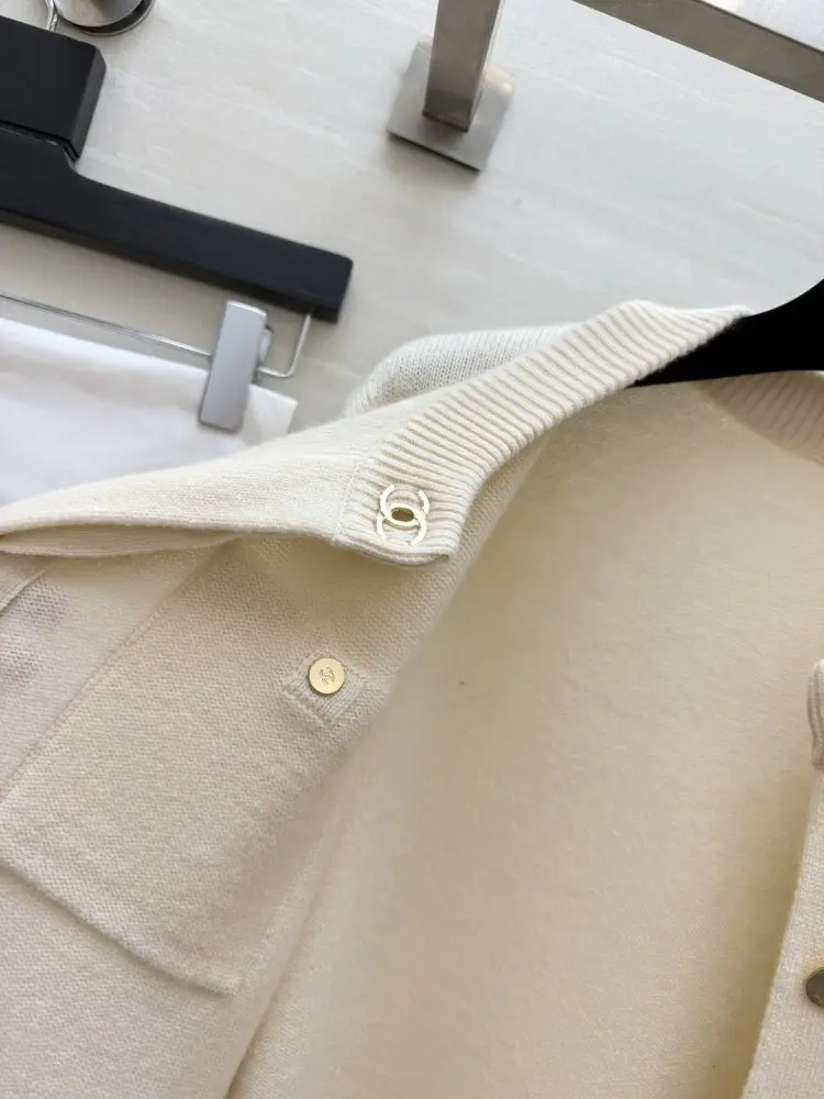 Chanel Cardigan — Photo 4