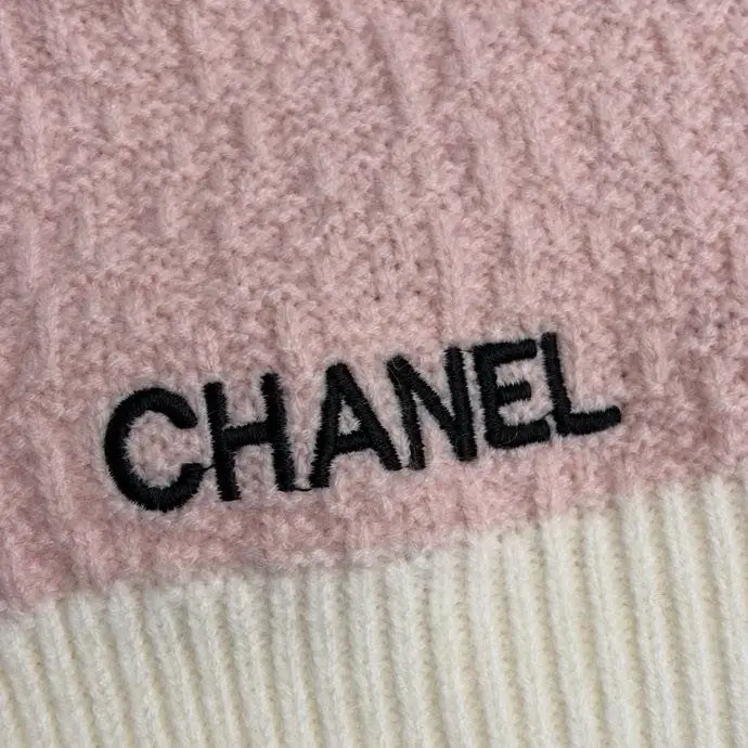 Chanel Cardigan — Photo 5