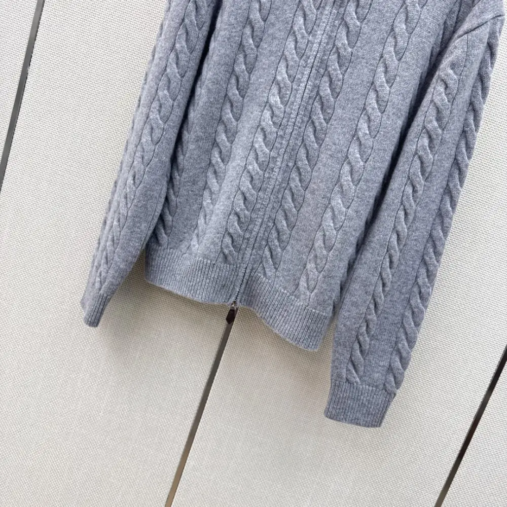 Chanel Cardigan — Photo 5