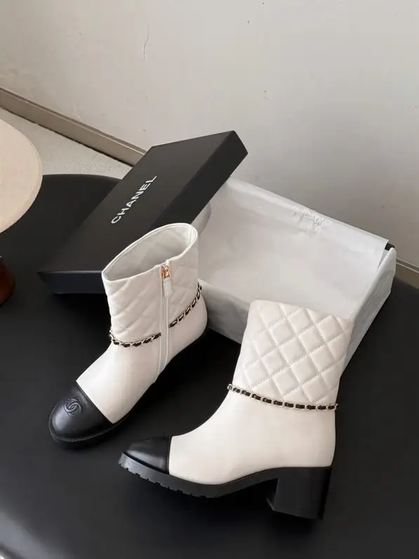 Chanel — Класичні ботильйони Chanel на масивному підборах