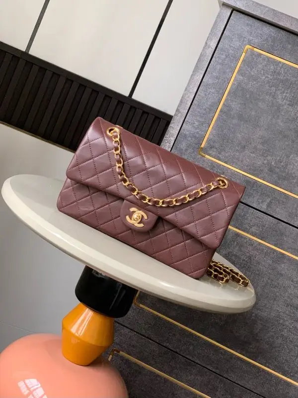 Chanel Класична сумка 11.12 з шкіри ягняти — Фото 1