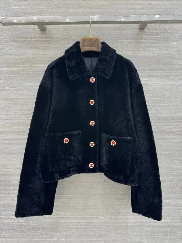 Chanel — Пальто меховое женское