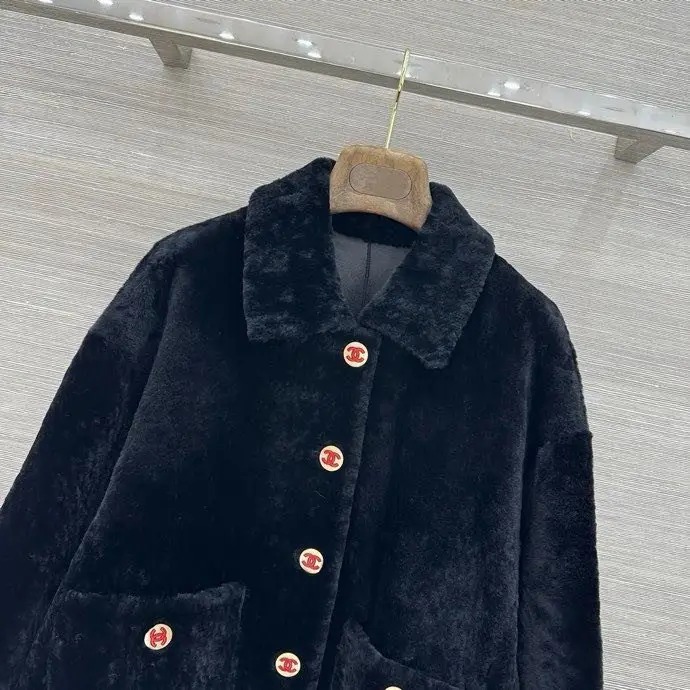 Chanel Пальто меховое женское — Фото 4