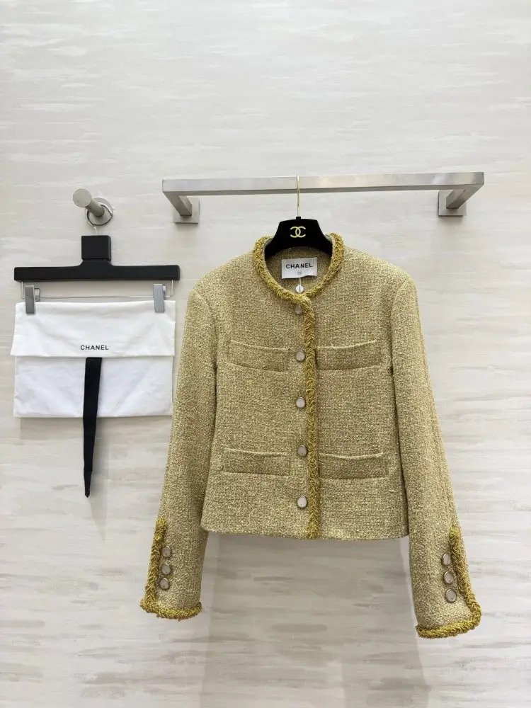 Coat of gilded tweed