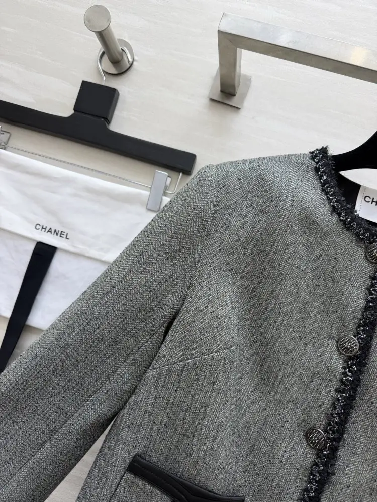 Chanel Пальто из шерстяного твида — Фото 5