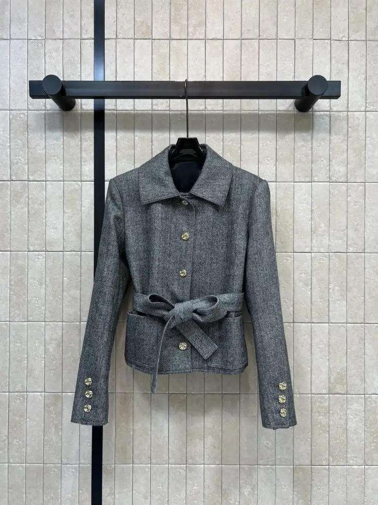 Chanel — Пальто женское с поясом