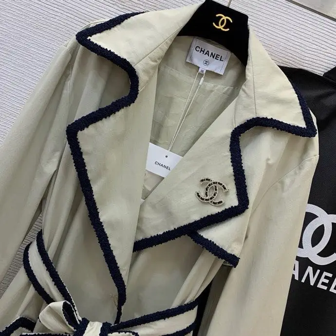 Chanel Coat women's — Photo 5