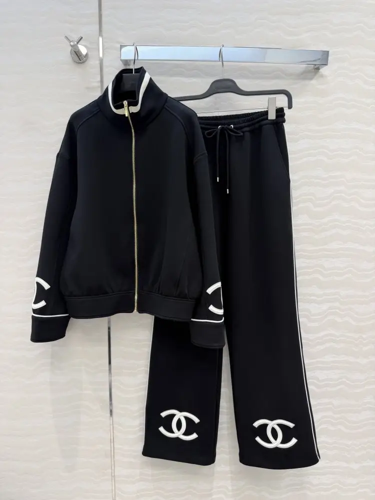 Chanel — Костюм женский