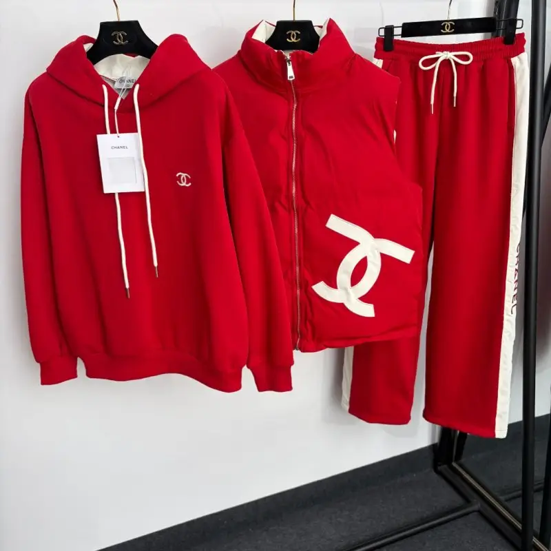 Chanel — Костюм жіночий