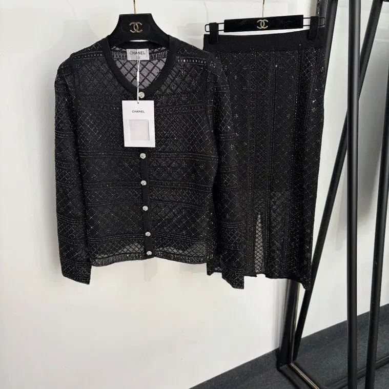 Chanel — Костюм жіночий