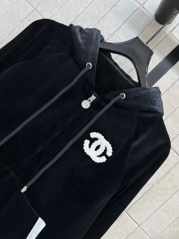 Chanel Костюм женский — Фото 2