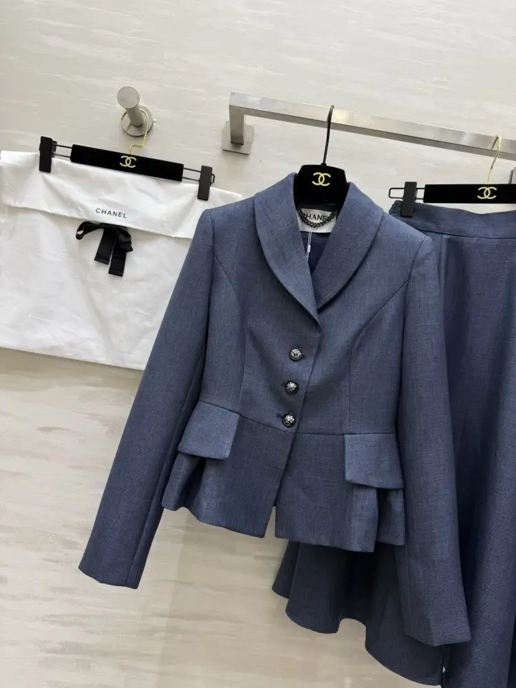 Chanel Костюм женский — Фото 2