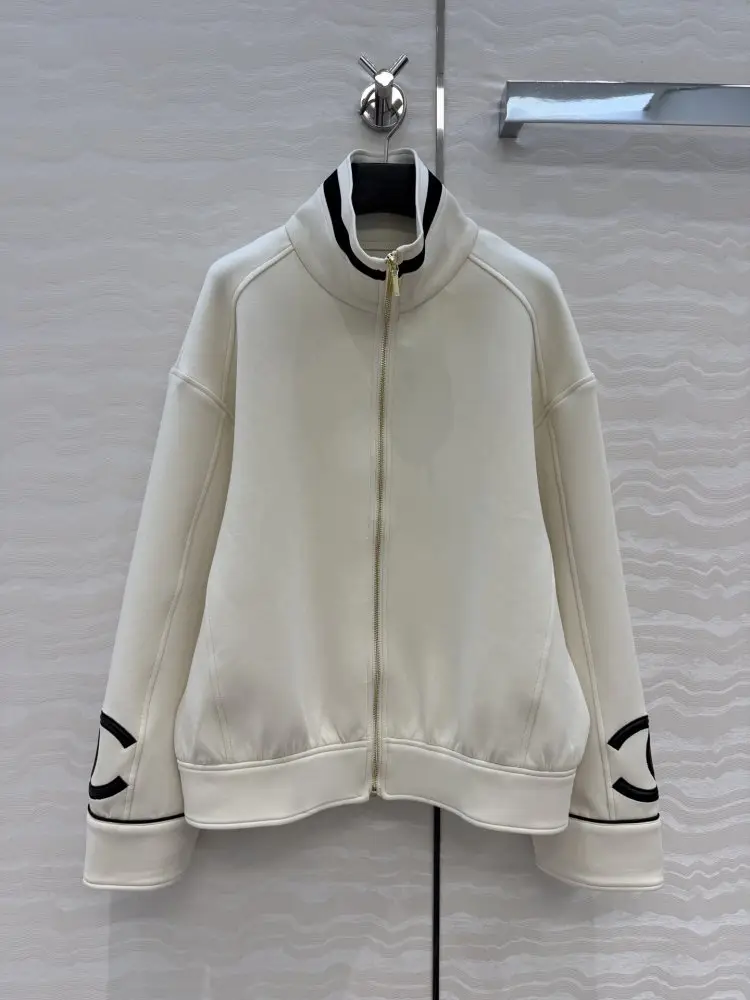 Chanel Costume female — Photo 2