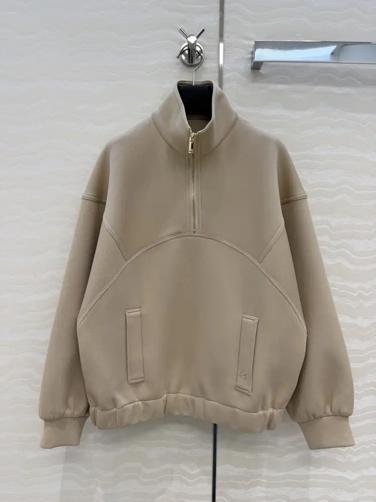 Chanel Costume female — Photo 2