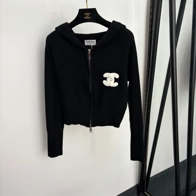 Chanel Костюм женский — Фото 2