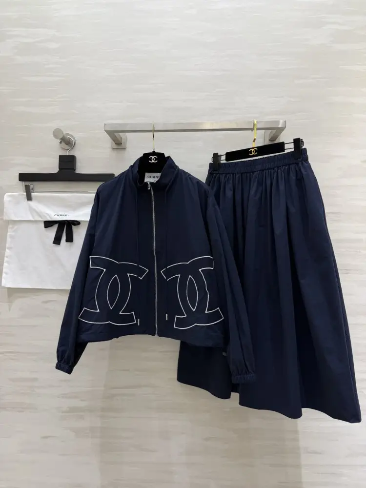 Chanel Costume female — Photo 2