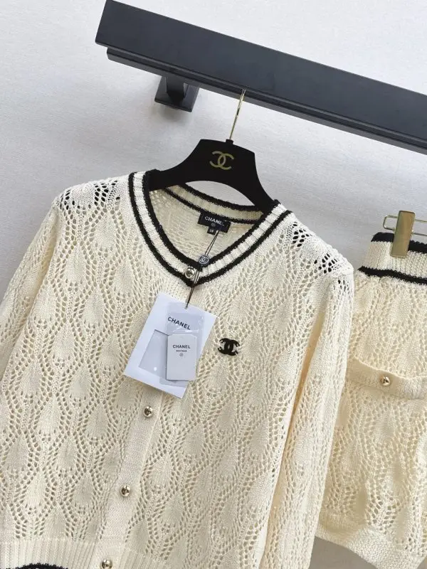 Chanel Костюм женский — Фото 3
