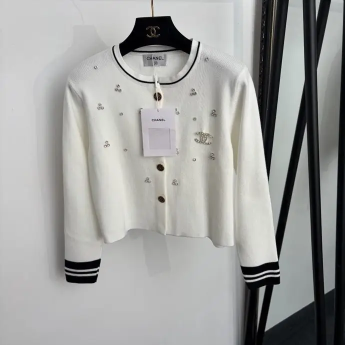 Chanel Костюм женский — Фото 3