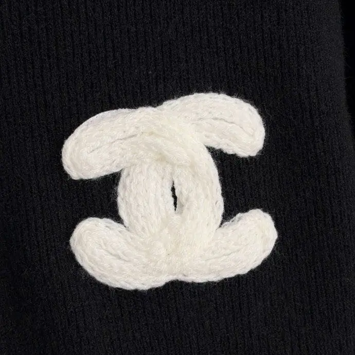 Chanel Костюм женский — Фото 3
