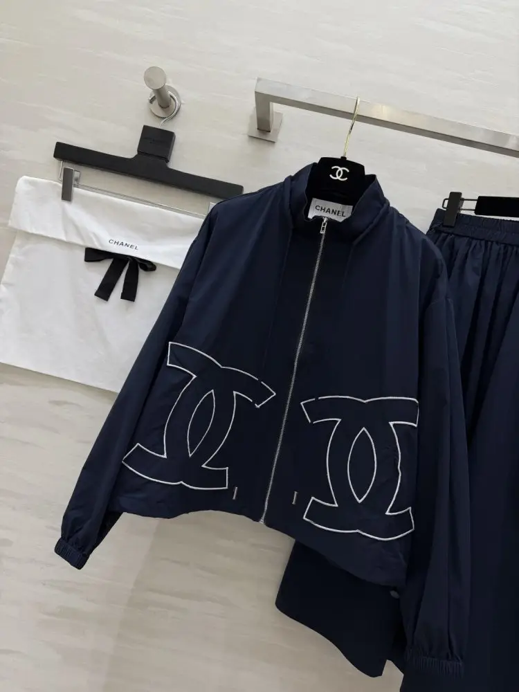 Chanel Costume female — Photo 3