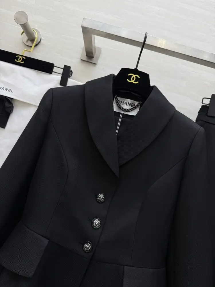 Chanel Costume female — Photo 3