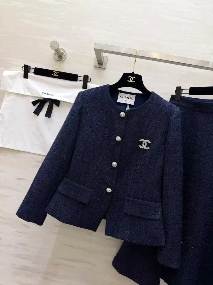 Chanel Костюм жіночий — Фото 3