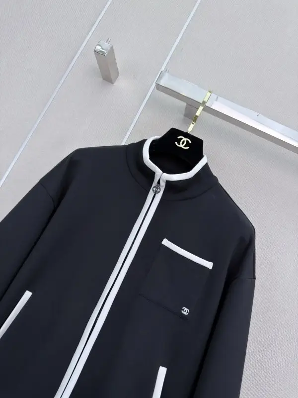Chanel Костюм жіночий — Фото 3