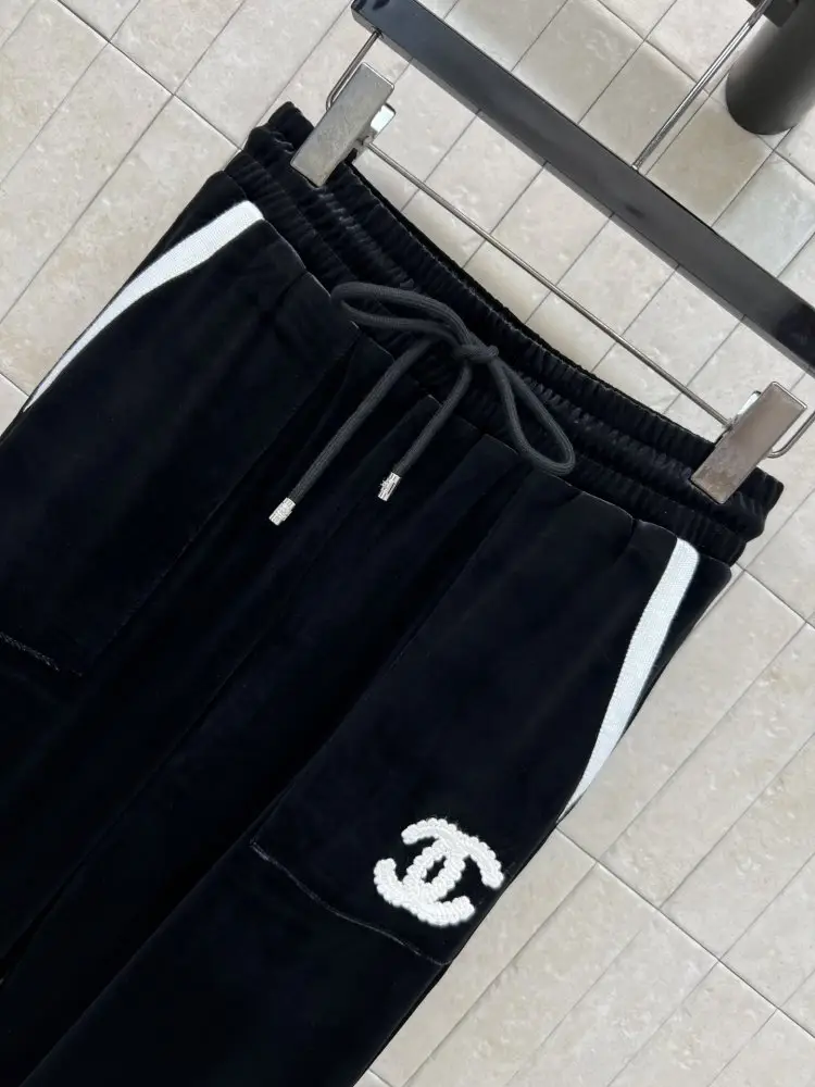 Chanel Костюм женский — Фото 4