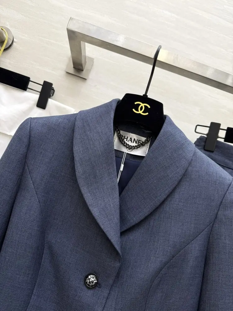 Chanel Костюм женский — Фото 4