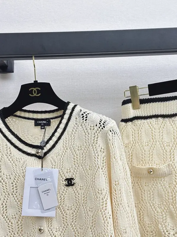 Chanel Костюм женский — Фото 4