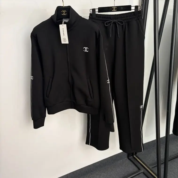 Chanel Костюм жіночий — Фото 4