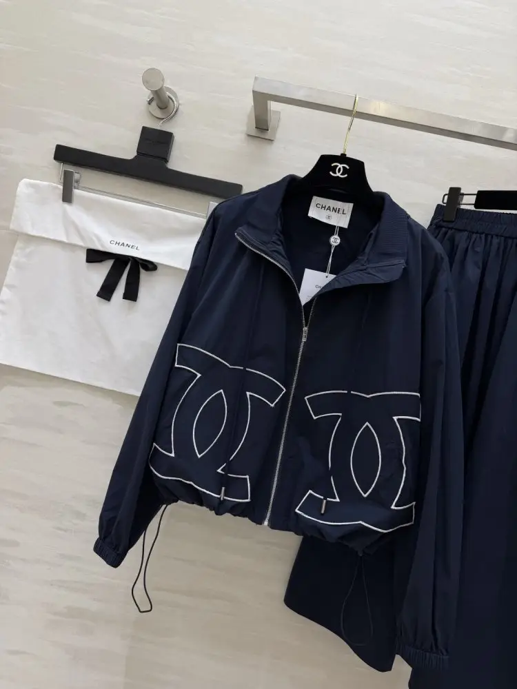 Chanel Costume female — Photo 4