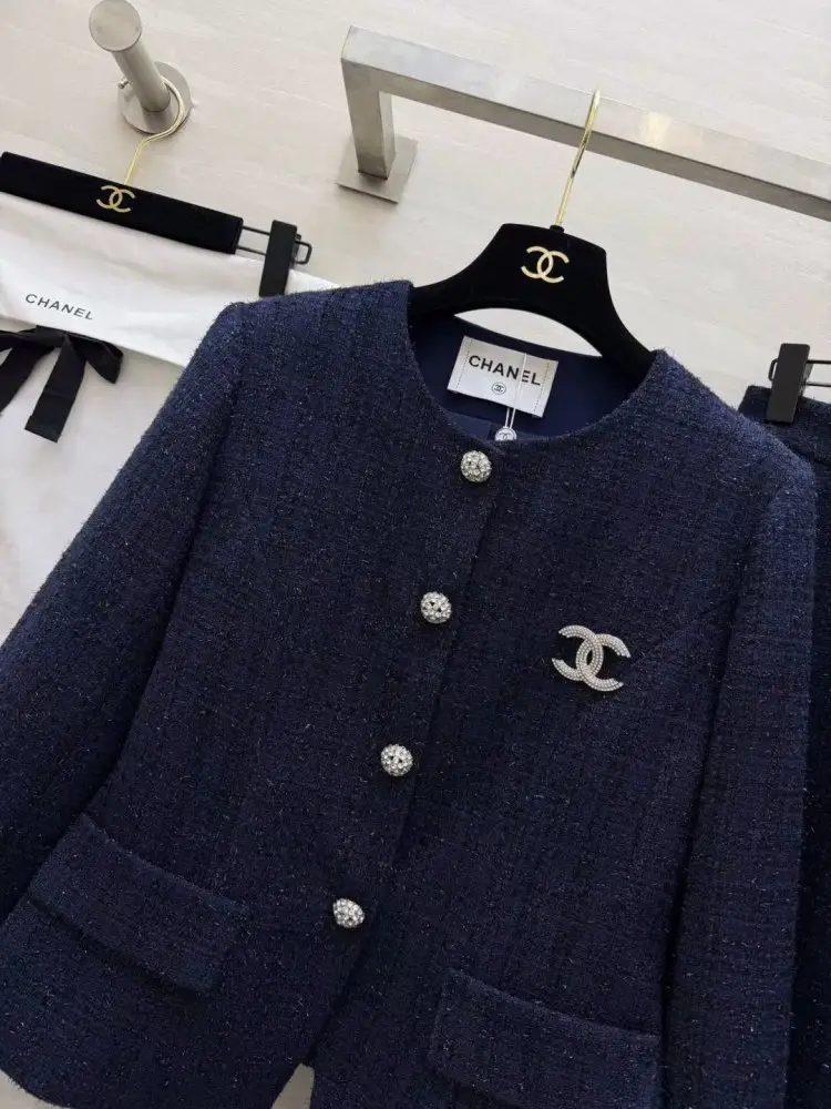 Chanel Костюм жіночий — Фото 4