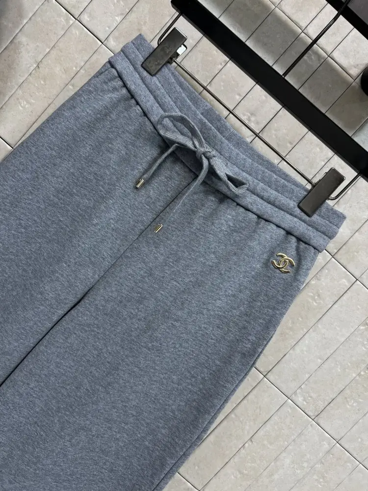 Chanel Костюм жіночий — Фото 4