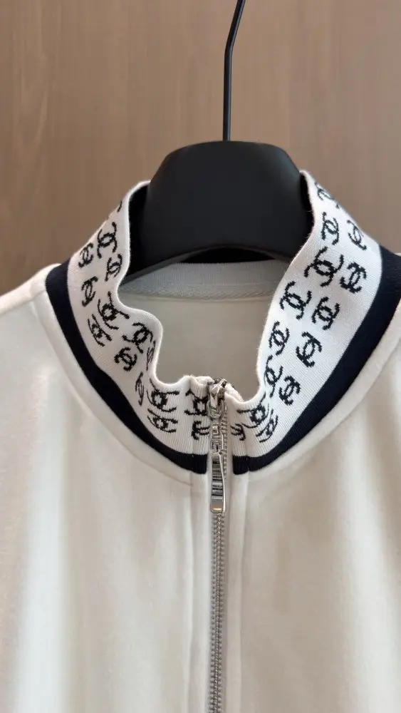 Chanel Костюм женский — Фото 5