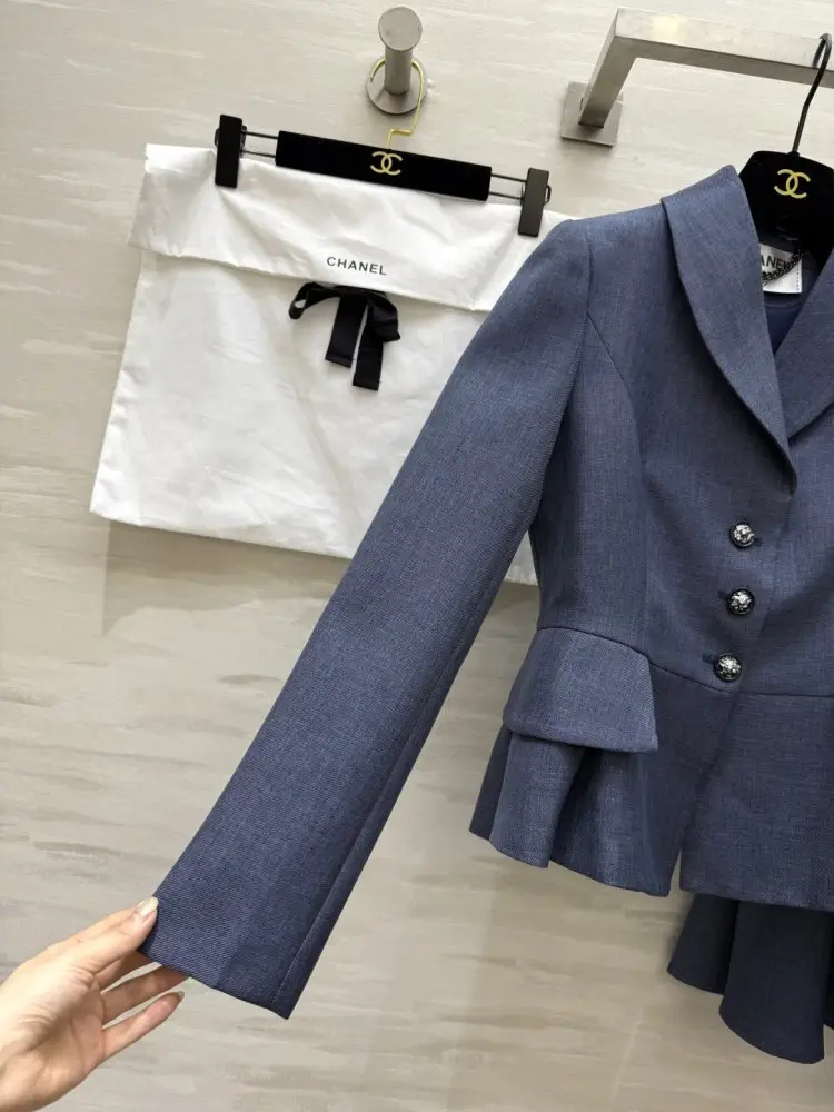 Chanel Костюм женский — Фото 5