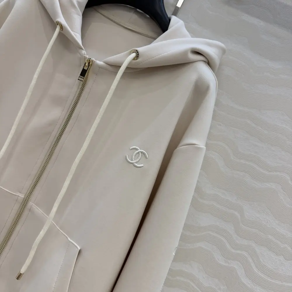 Chanel Костюм жіночий — Фото 5