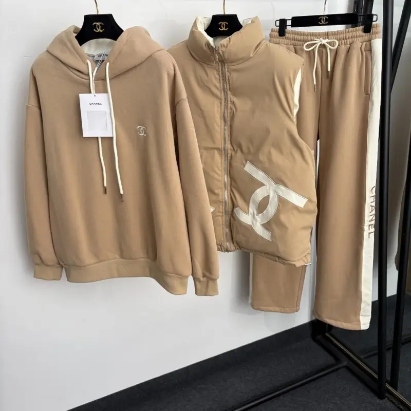Chanel Костюм женский — Фото 5