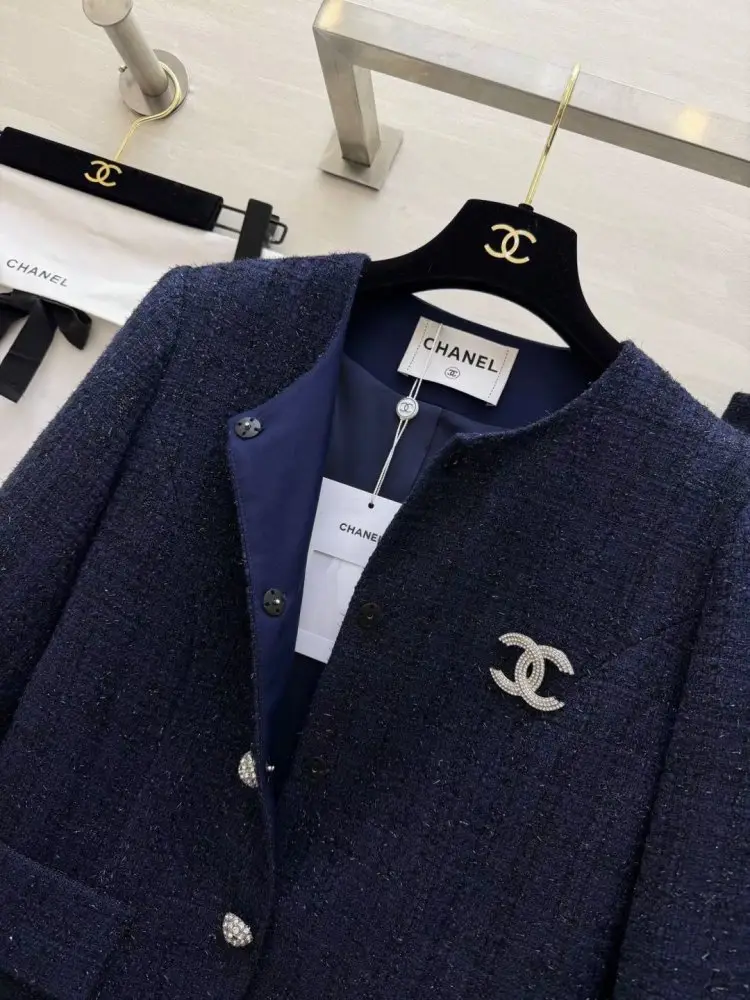 Chanel Костюм жіночий — Фото 5