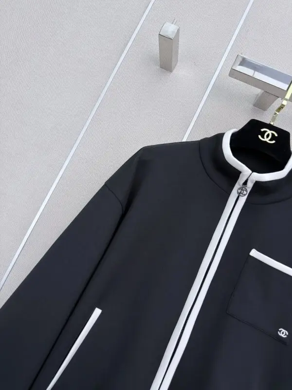 Chanel Костюм жіночий — Фото 5