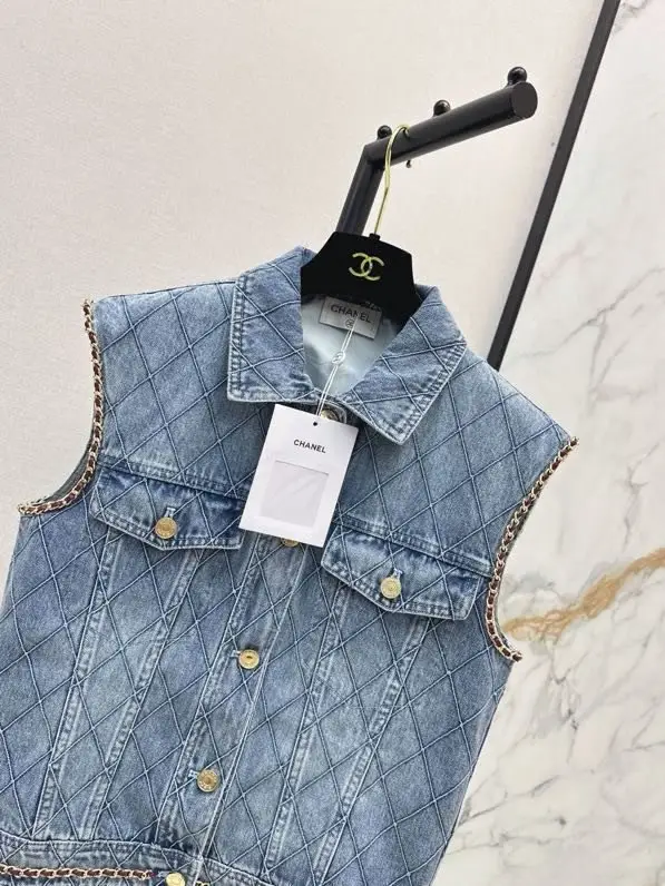 Chanel Costume jean female — Photo 4